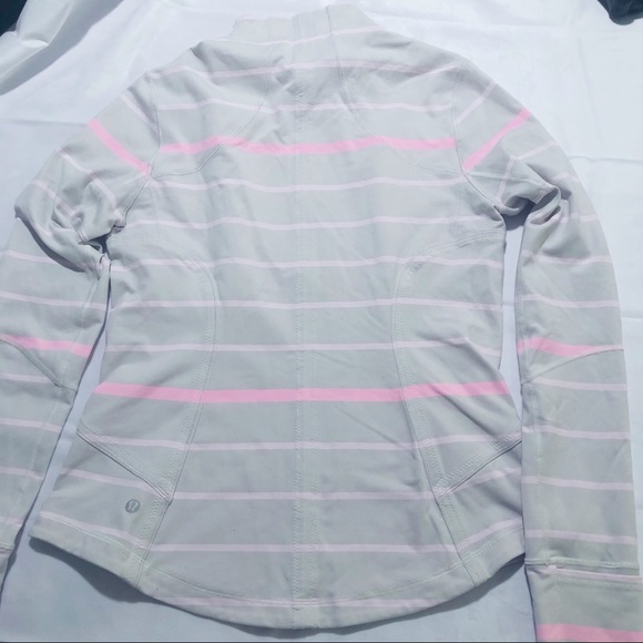 Lululemon women's Forme Fitted pink Jacket 12 - Picture 13 of 16